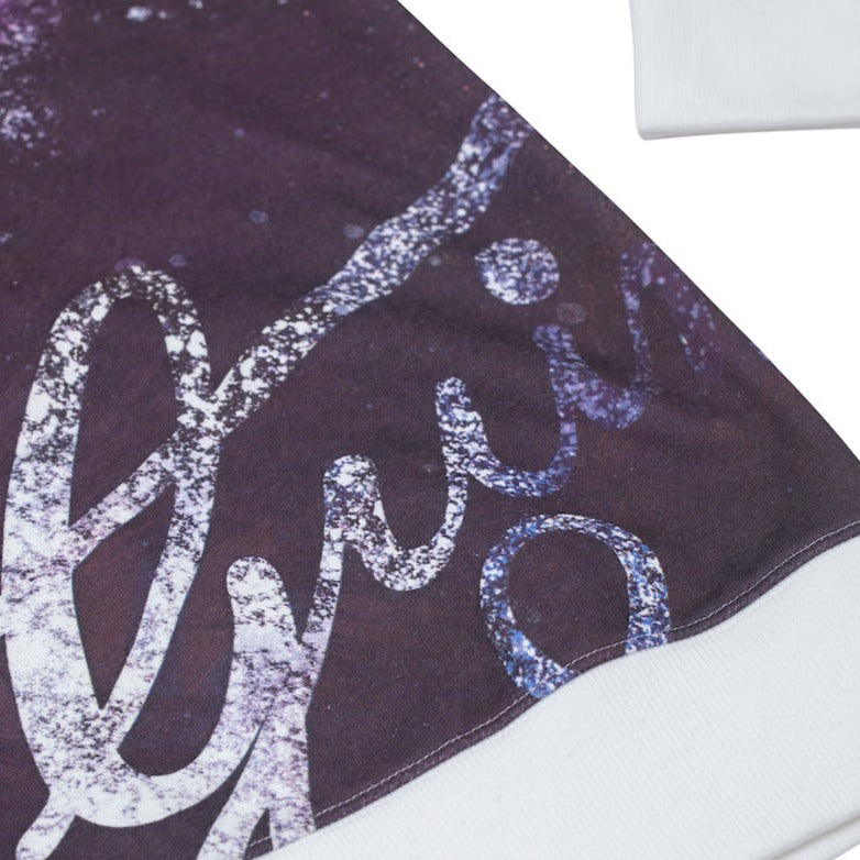 Detail of the Guinness Storehouse Exclusive white sweater's Arthur Guinness signature.