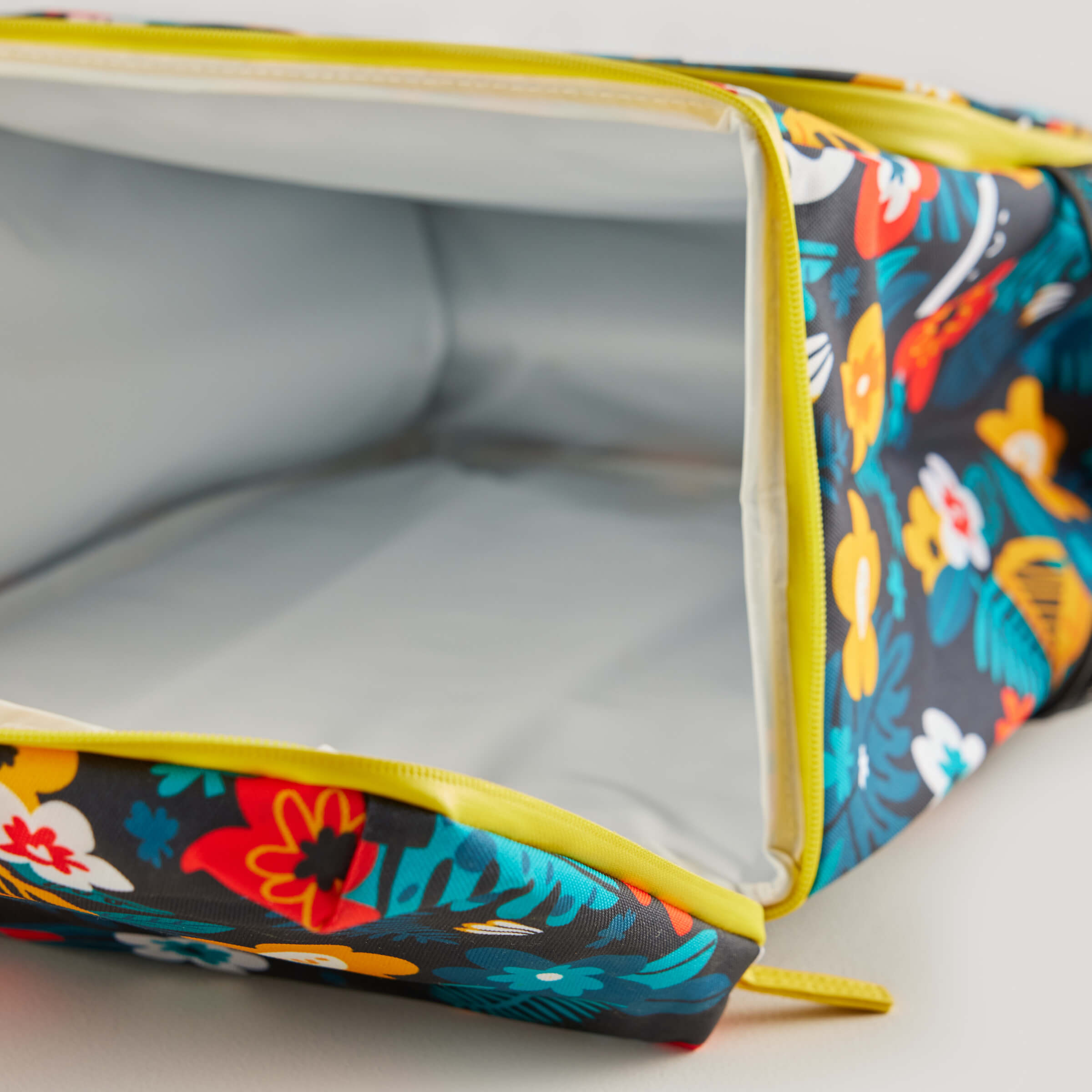 Guinness x Fatti Burke Hawaiian Cooler Bag – Guinness Storehouse