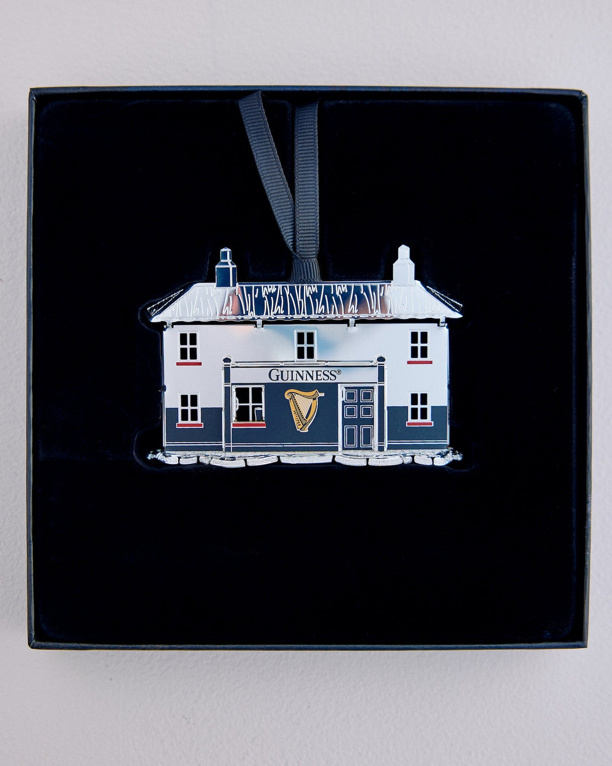 Newbridge Silverware Guinness Pub Decoration